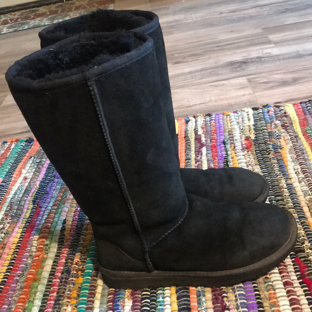 Shoes - Picture 4 of 4